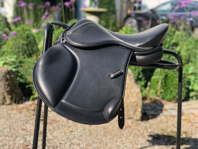 Easy Trek Treeless Classic GP Saddle - Black or Brown Soft Leather - Image 2