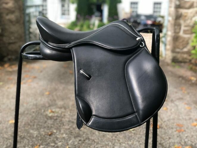 Easy Trek Treeless Classic General Purpose (GP) Saddle – Soft Leather, Pony Size