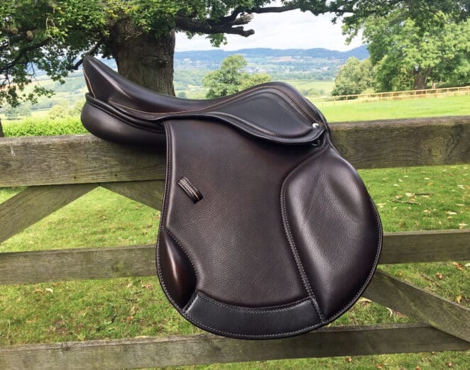 Easy Trek Treeless Classic GP Saddle - Black or Brown Soft Leather