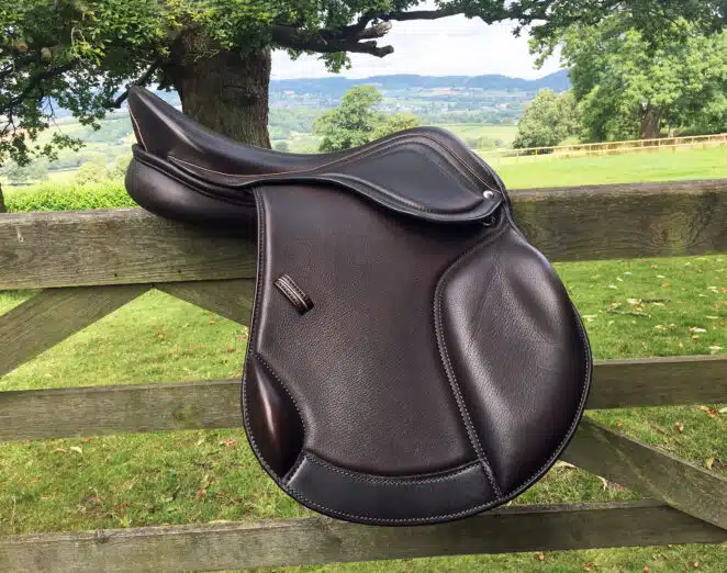 Easy Trek Treeless Classic GP Saddle - Black or Brown Soft Leather