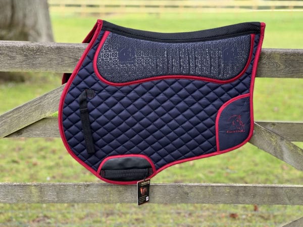 Easytrek dual sided anti slip spine relief professional saddle pad/numnah suitable for treeless & treed saddles - Image 2