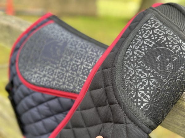 Easytrek dual sided anti slip spine relief professional saddle pad/numnah suitable for treeless & treed saddles - Image 13