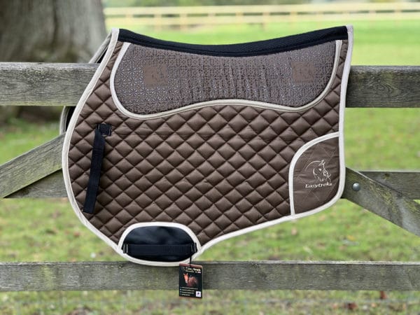 Easytrek dual sided anti slip spine relief professional saddle pad/numnah suitable for treeless & treed saddles - Image 7