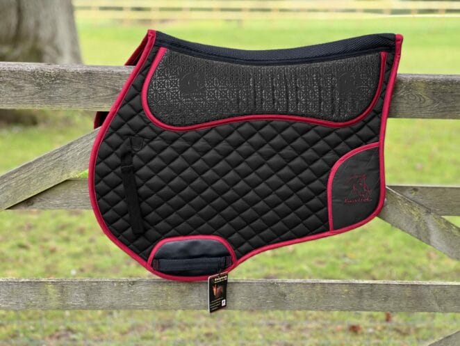 Easy Trek Anti-Slip Spine Relief Saddle Pad – Treeless & Treed