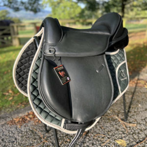 Easytrek Treeless Comfort GP Saddle - Black Leather