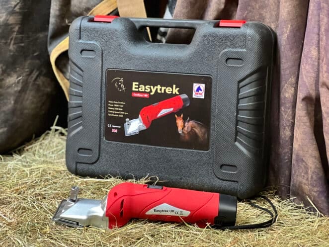 Easy Trek Cordless 180 watt heavy duty horse clippers with fine and medium blades