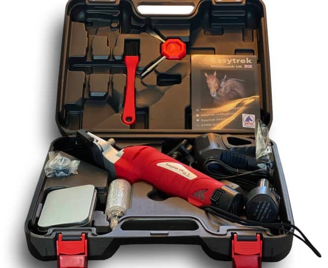 Easy Trek Cordless 180 watt heavy duty horse clippers with fine and medium blades