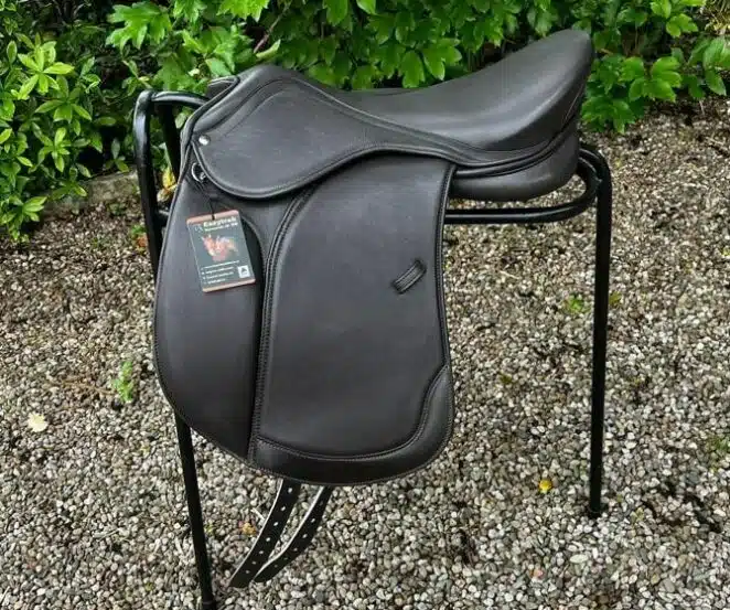 Easy Trek Treeless Classic Dressage Saddle - Black or Brown Soft Leather